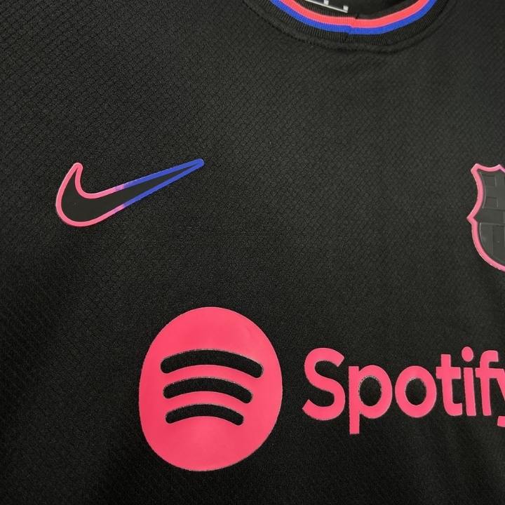 FC Barcelona
"Regalia" Premium
Kit