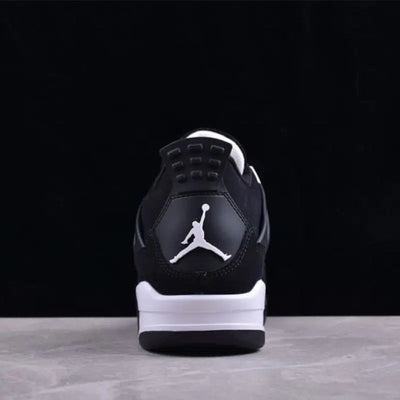 "J4" Sneaker